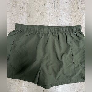 DSG Women’s High Rise Woven Cargo Shorts XXL Inky Olive